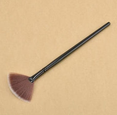 Fan Shape Makeup Brush Blending Highlighter